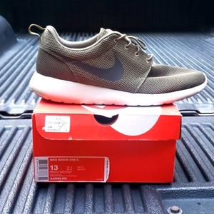 Nike Roshe One K sneakers